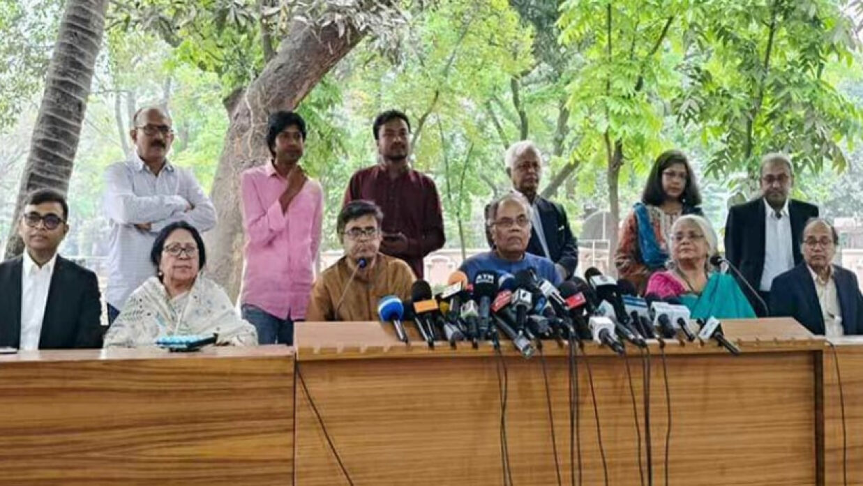 সংবাদ সম্মেলনে গণমাধ্যম সংস্কার কমিশন