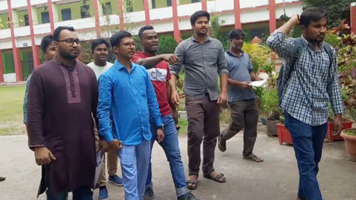 চাকরিপ্রার্থীদের বিক্ষোভ