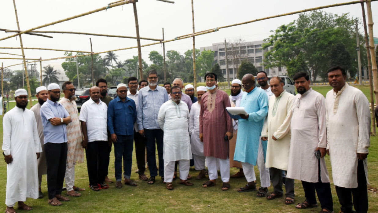 কেন্দ্রীয় মাঠ পরিদর্শন করেন বিশ্ববিদ্যালয়ের উপাচার্য অধ্যাপক ড. মো. রেজাউল করিম