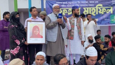 আহত এবং শহীদদের হত্যাকারীদের বিচার না হওয়া পর্যন্ত নির্বাচন চাই না– মুগ্ধর বাবা