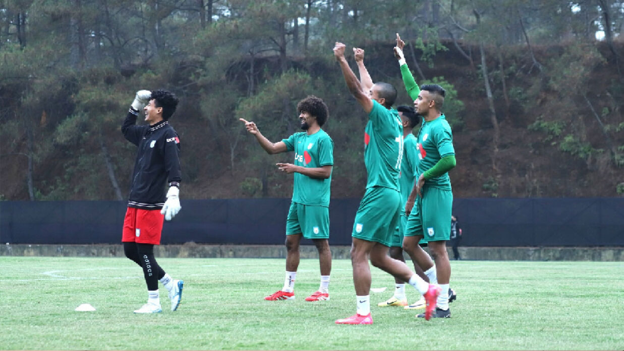 শিলংয়ে দলের সাথে অনুশীলনে হামজা চৌধুরী