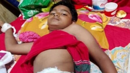 আহতদের তালিকায় ছেলের নাম না থাকায় আক্ষেপ স্কুল পড়ুয়া সাকিবুল হাসানের বাবার
