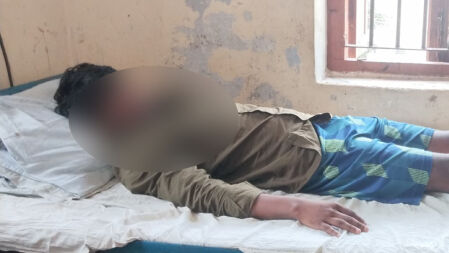 পরকীয়ায় বাধা দেওয়ায় শিক্ষার্থীকে পিটিয়ে আহত, হাসপাতালে ভর্তি