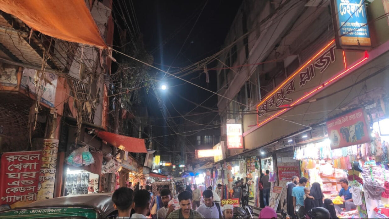 জমে উঠেছে ঈদের কেনাকাটা