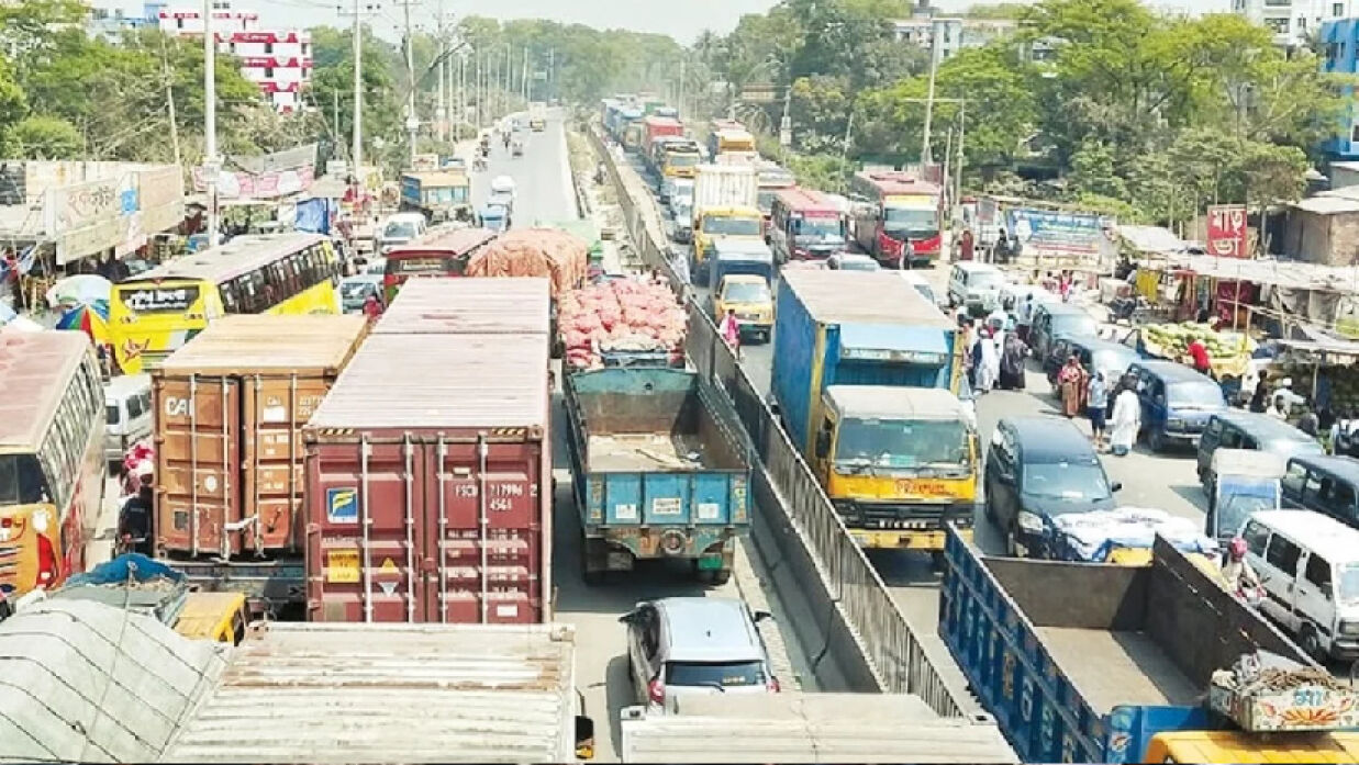 ঢাকা-চট্টগ্রাম মহাসড়কে যানজট