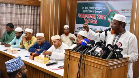 জনগণ রাজনীতিবিদদের কাদা ছোড়াছুড়ি পছন্দ করে না: গোলাম পরওয়ার