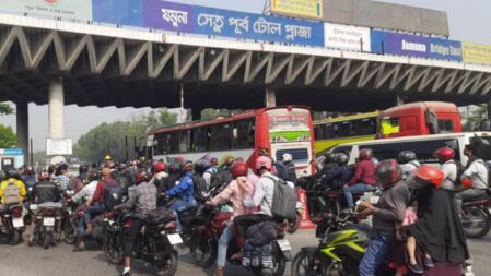 ২৪ ঘণ্টায় যমুনা সেতু দিয়ে ৪৮ হাজারের বেশি যানবাহন পারাপার