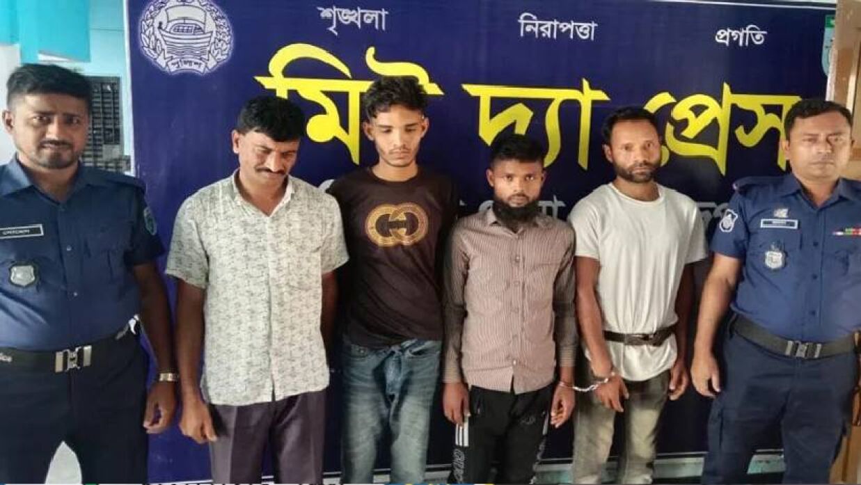 গ্রেপ্তারকৃত আসামিরা