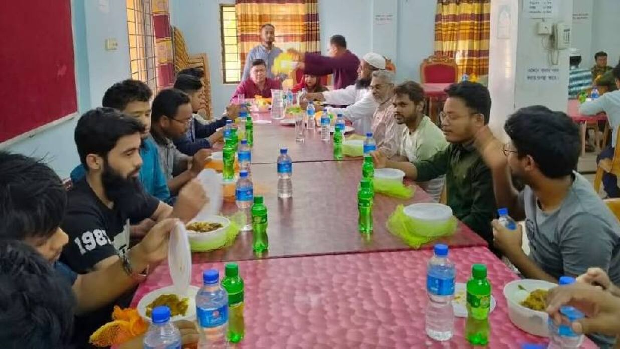 ঈদে হলে থাকা শিক্ষার্থীদের জন্য বেরোবি উপাচার্যের বিশেষ আয়োজন