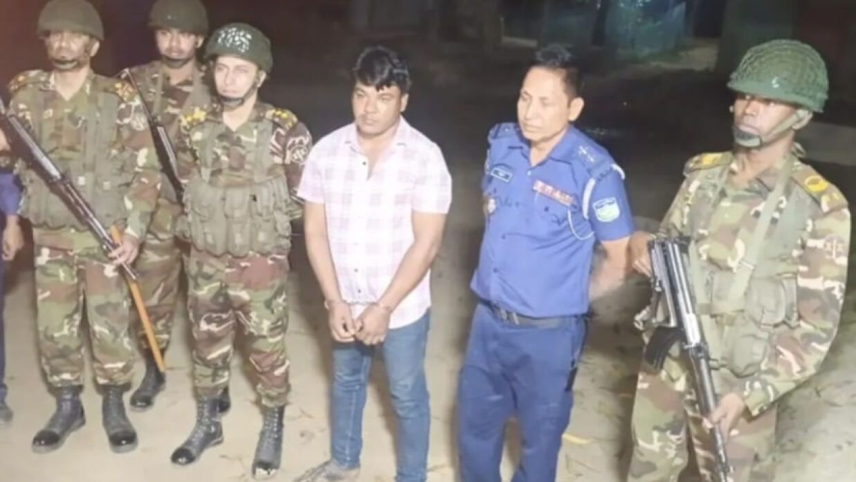 যৌথবাহিনীর কাছে গ্রেপ্তার অলি