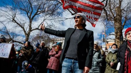 ট্রাম্পবিরোধী বিক্ষোভের ডাক যুক্তরাষ্ট্রে