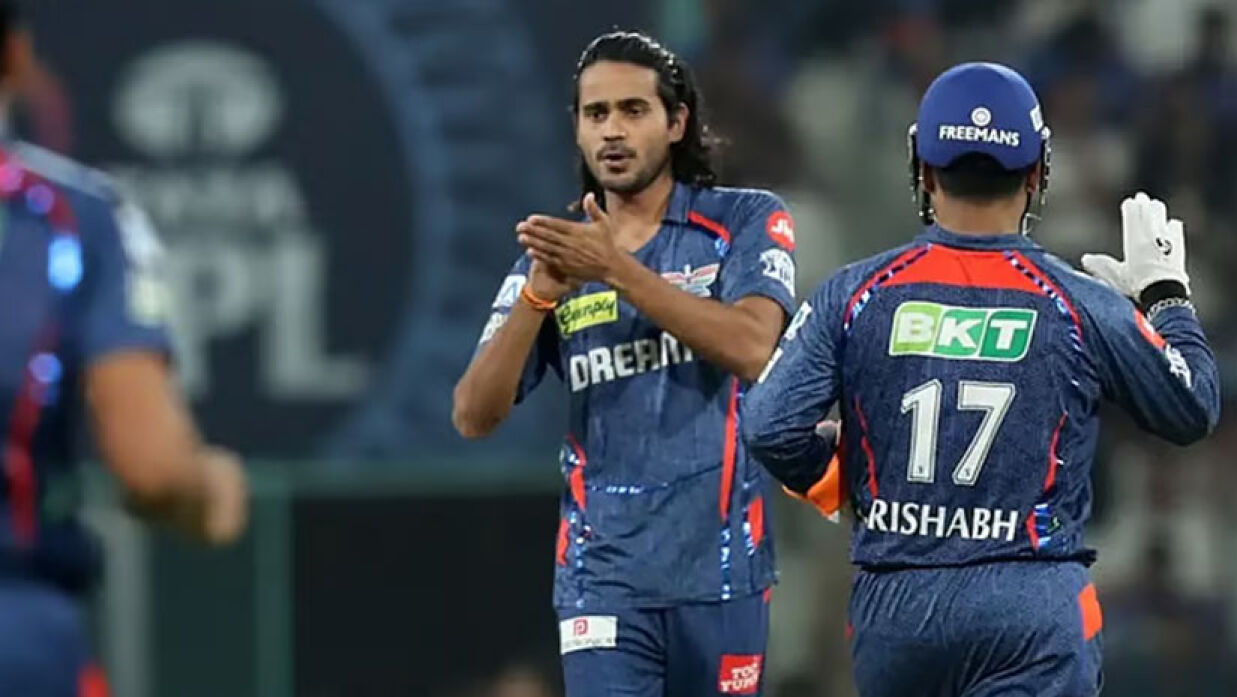 দীগ্বেশ রাঠির নোটবুক উদযাপন