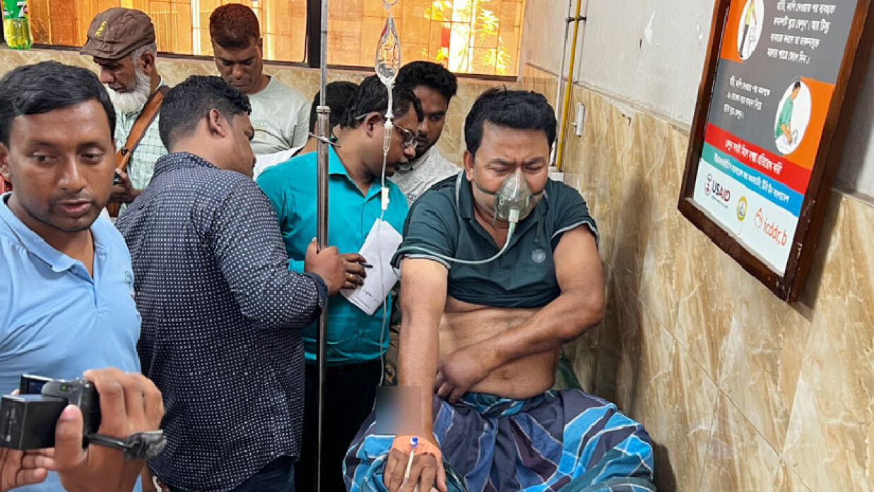 আহত সাংবাদিক সাজেদুল ইসলাম সেলিম