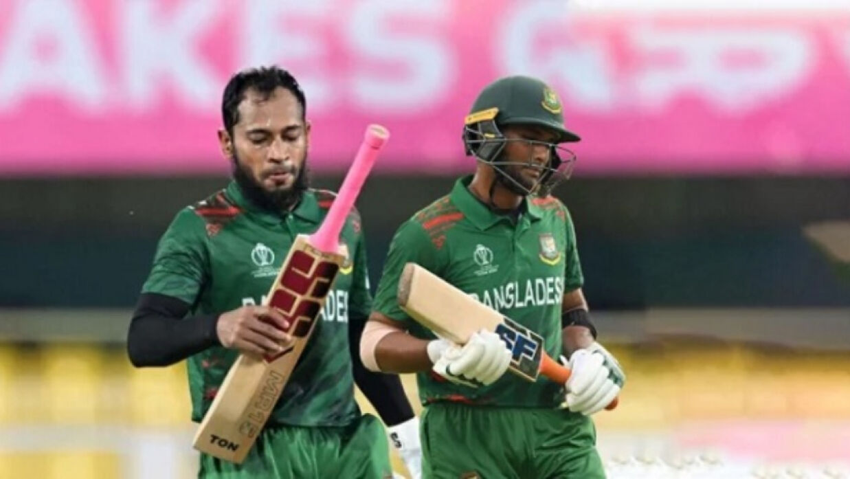 মুশফিকুর রহিম এবং মাহমুদউল্লাহ রিয়াদ