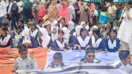 উইলস লিটল ফ্লাওয়ারের অ্যাডহক কমিটি বিলুপ্তির দাবিতে বিক্ষোভ
