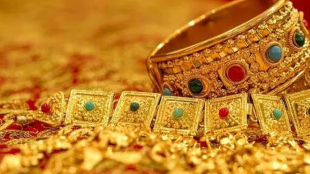 স্বর্ণের দামে নতুন রেকর্ড, ভরিতে দাম বাড়ল কত? 