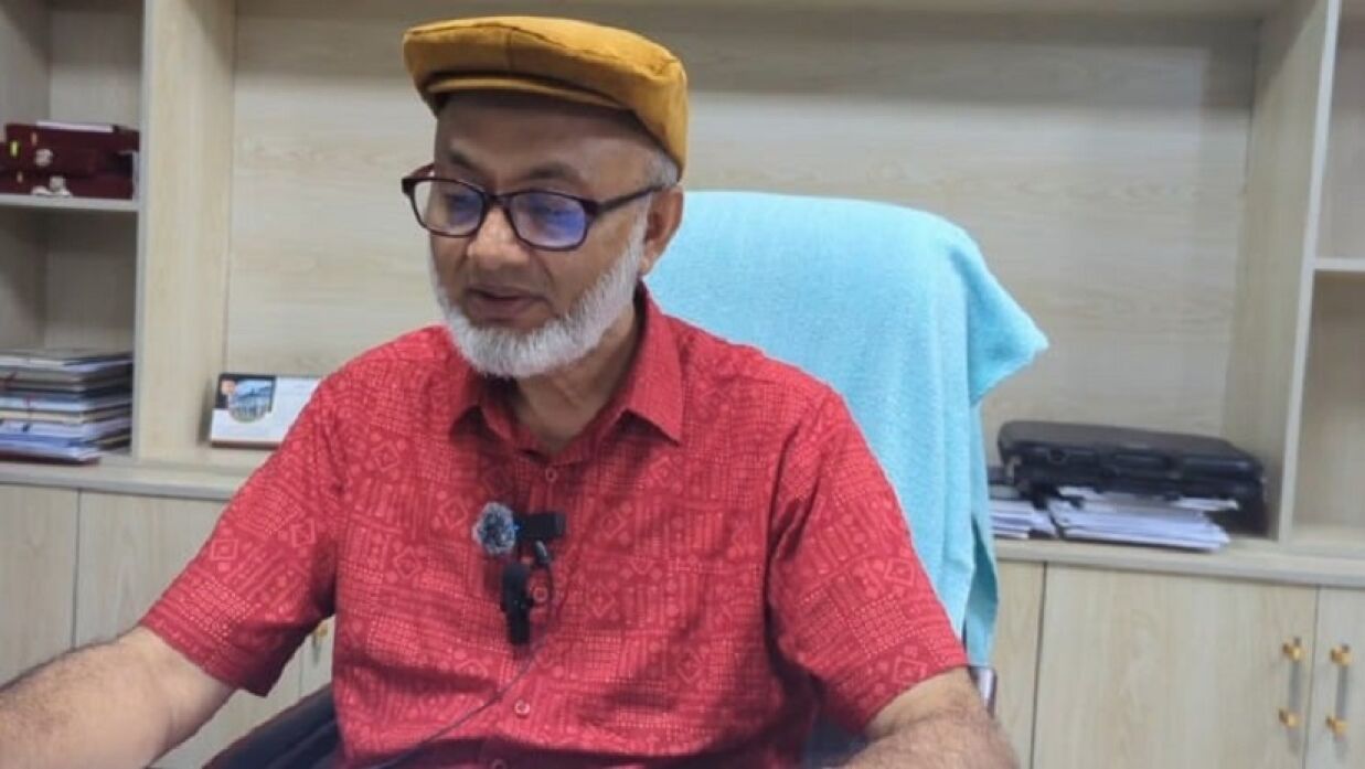 চবির সমাবর্তনের তথ্য জানাচ্ছেন ভারপ্রাপ্ত পরীক্ষা নিয়ন্ত্রক অধ্যাপক ড. এনায়েত উল্ল্যা পাটওয়ারী