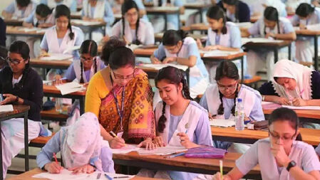 এসএসসি ও সমমানের দ্বিতীয় দিনে শতাধিক বহিষ্কার, অনুপস্থিত প্রায় ২৯ হাজার