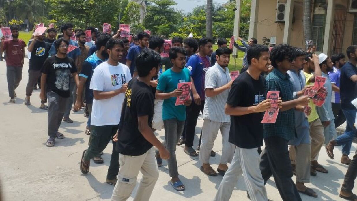 উপাচার্যের পদত্যাগের দাবিতে কুুয়েটে উত্তপ্ত হয়ে উঠেছে