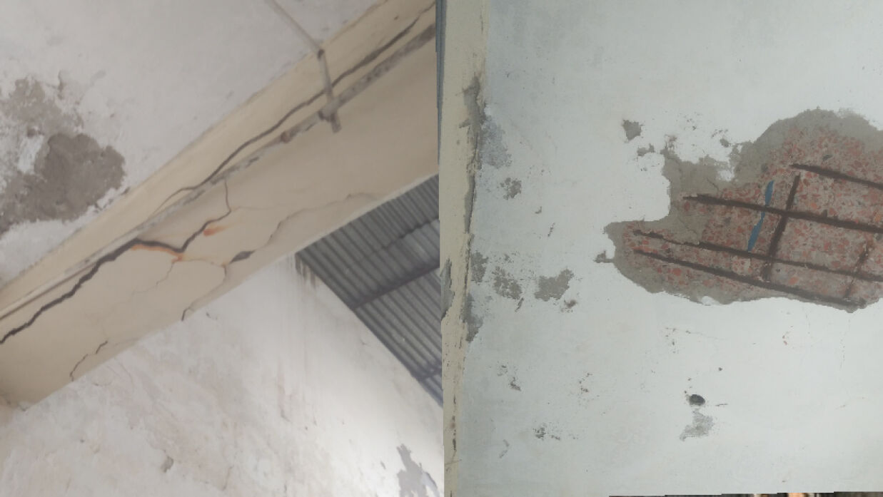 কলেজের ছাদে ফাটল