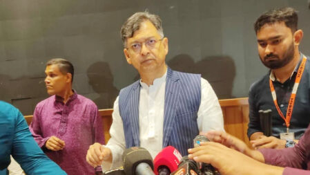 ঐকমত্য তৈরিতে আলোচনা চালিয়ে যাবে বিএনপি : সালাউদ্দিন আহমেদ