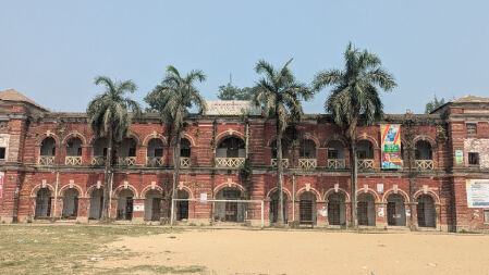 ফেনী সরকারি কলেজে এসএসসি পরীক্ষার ফাঁকে ক্লাস কার্যক্রম, শিক্ষার্থীদের স্বস্তি