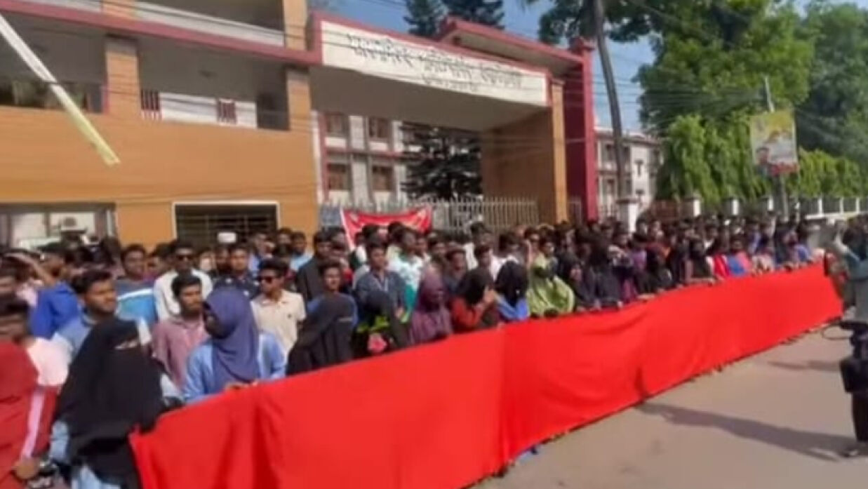 পলিটেকনিক শিক্ষার্থীরা রাইজ ইন রেড কর্মসূচি