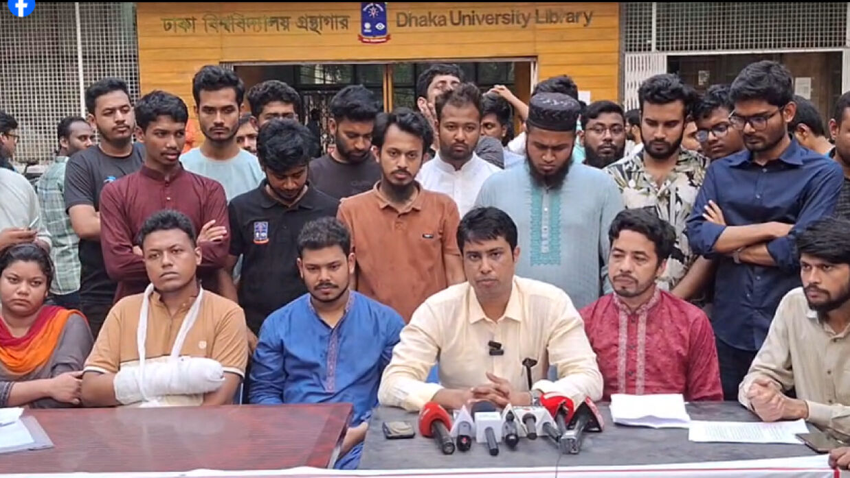 সংবাদ সম্মেলনে বক্তব্য রাখছেন ডা. রিজভী আহমেদ সিয়াম