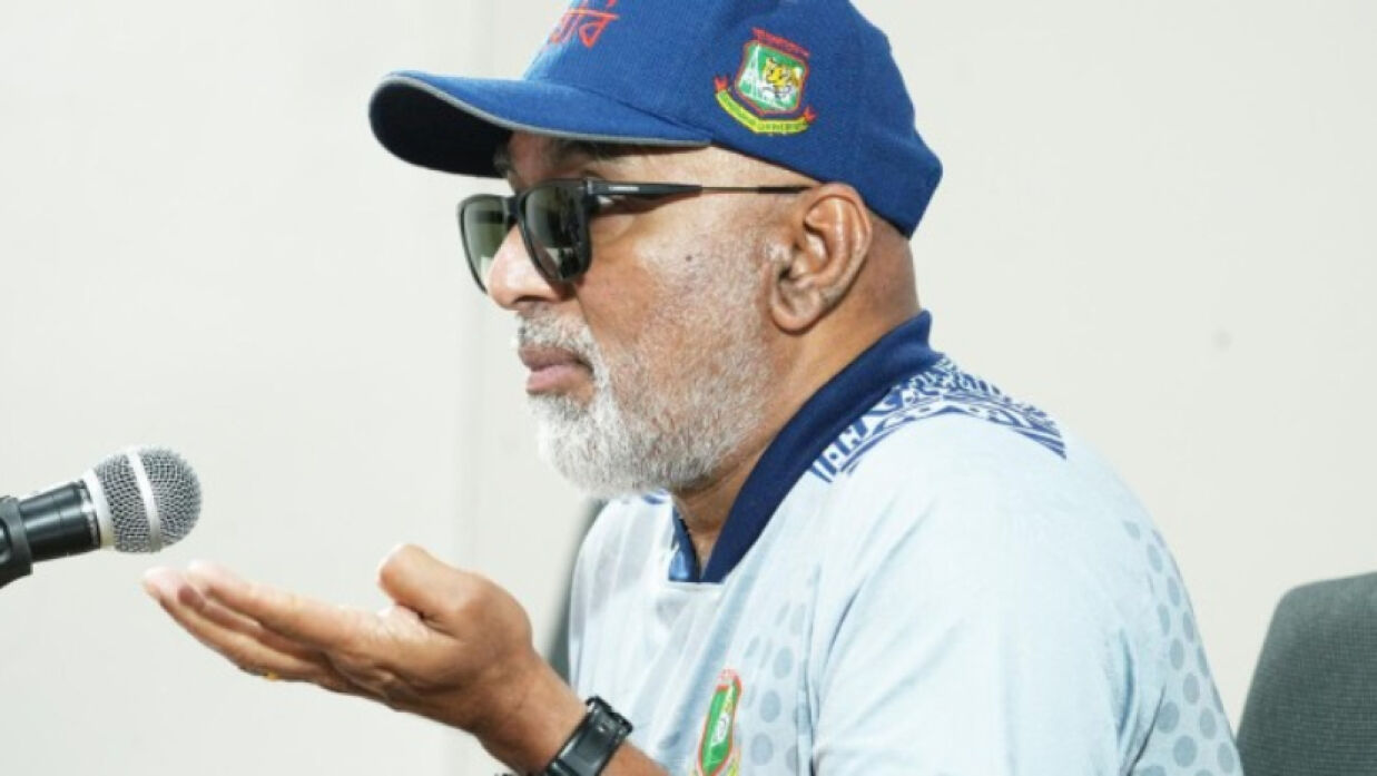 চান্দিকা হাথুরুসিংহে 