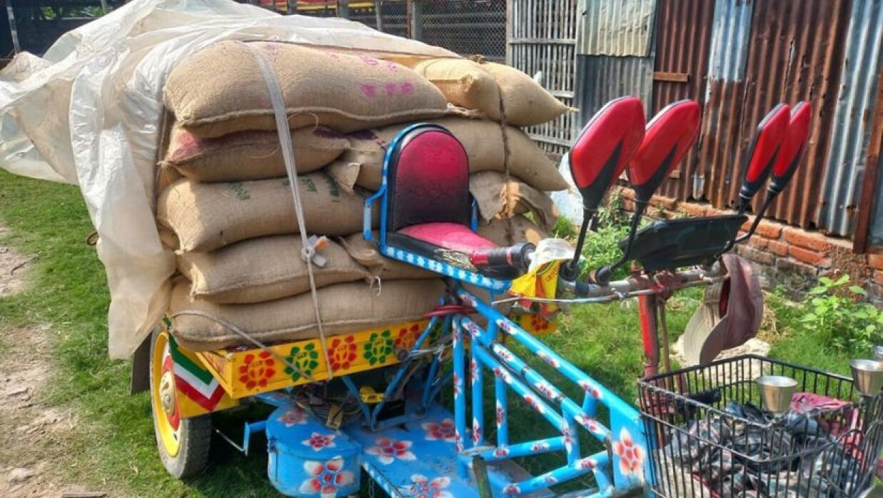 খাদ্যবান্ধব কর্মসূচির ৩০ বস্তা চাউল জব্দ