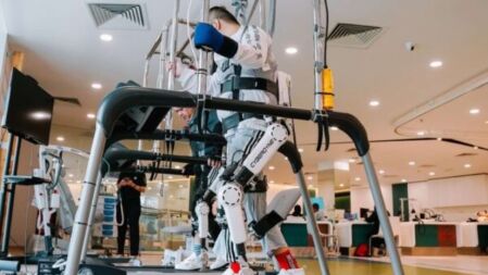  রোবটিক চিকিৎসার হাব হচ্ছে ঢাকা: স্বাস্থ্যখাতে চীনা বিনিয়োগে নতুন দিগন্ত