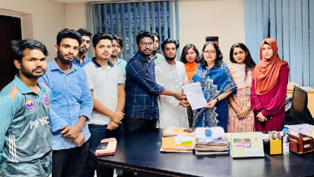 ঢাবির বন্ধ সুইমিংপুল পুনরায় চালু করার দাবি গণতান্ত্রিক ছাত্রসংসদের