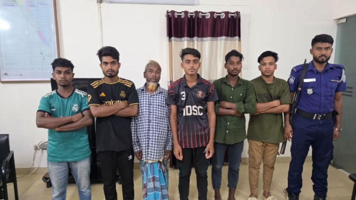 নিখোঁজ ৬ তরুণ