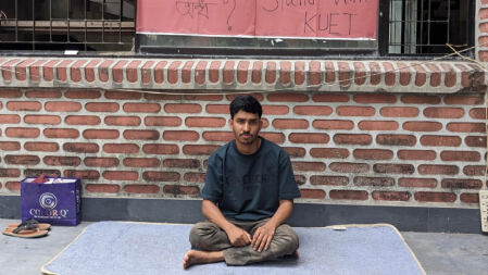 কুয়েট ভিসির পদত্যাগের দাবিতে অনশনে হাবিপ্রবির রাকিব