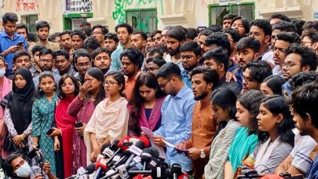 কুয়েট ভিসির পদত্যাগের দাবিতে শিক্ষা মন্ত্রণালয় অভিমুখে মার্চ ঘোষণা