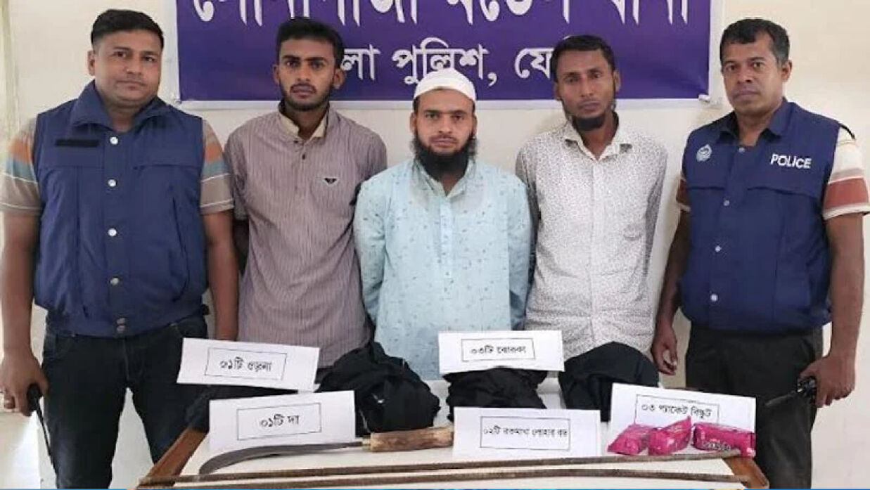 গ্রেপ্তারকৃত ৩ আসামি