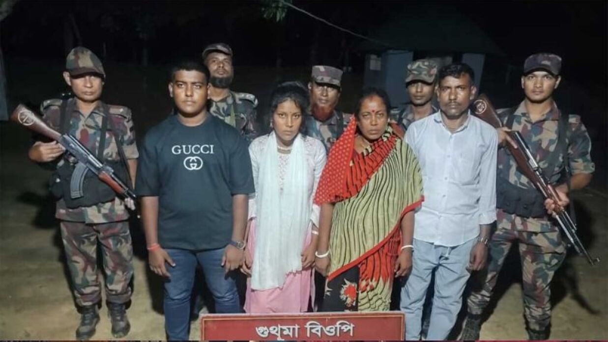 গ্রেপ্তার করা ৪ বাংলাদেশি