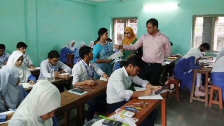 এসএসসি পরীক্ষায় গাইড বই সরবরাহ, শিক্ষককে ৭ দিনের কারাদণ্ড