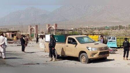 পাকিস্তানে বোমা বিস্ফোরণ, নিহত ৪