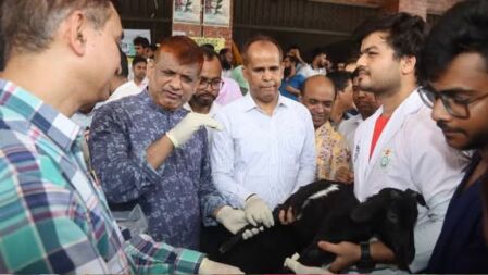 শেকৃবিতে ফ্রি এনিম্যাল ভ্যাকসিনেশন ক্যাম্পেইন