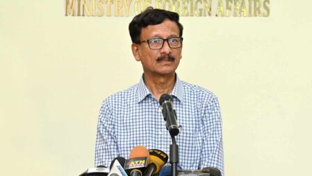 ভারত-পাকিস্তান ইস্যুতে মধ্যস্থতার ভূমিকা পালন করতে চায় বাংলাদেশ 