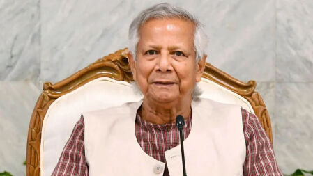 দেশে ফিরলেন প্রধান উপদেষ্টা