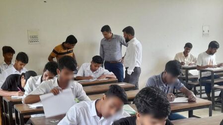 এসএসসি পরীক্ষায় নকল করার দায়ে ৪ শিক্ষার্থী বহিষ্কার 