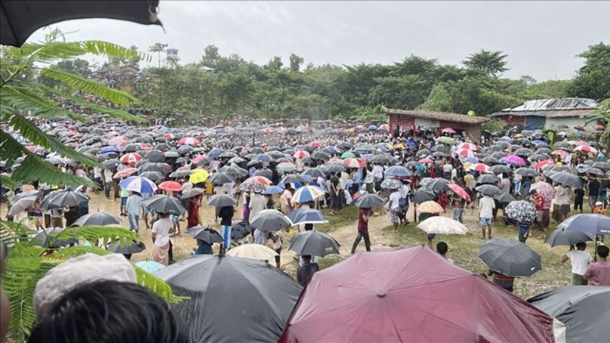 কক্সবাজারের  তাঁবু গেড়ে বসবাস রোহিঙ্গারা
