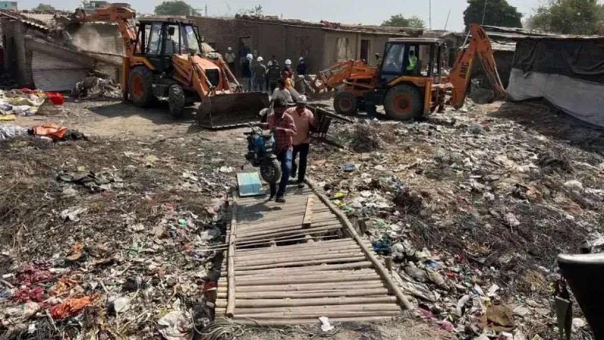 ঘরবাড়ি গুড়িয়ে দিয়েছে ভারত