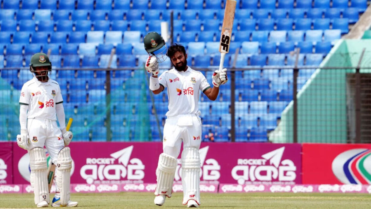 সাদমানের সেঞ্চুরি উদযাপন 