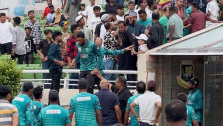 ‘ক্ষমতার বলে আবার বেঁচে গেলো মাহমুদউল্লাহ’