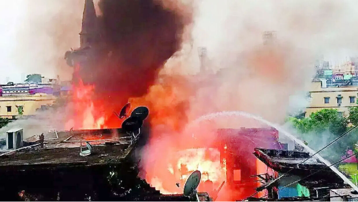 হোটেলে আগুন