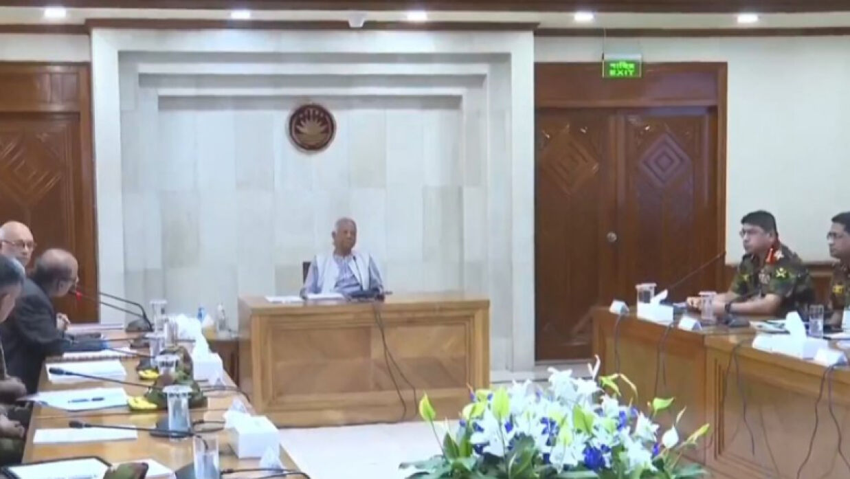 ঘর হস্তান্তরের সময় ভার্চুয়ালি যুক্ত ছিলেন প্রধান উপদেষ্টা