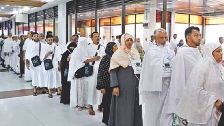 ভিসা জটিলতায় অনিশ্চিত সাড়ে ১৯ হাজার মুসল্লির হজযাত্রা